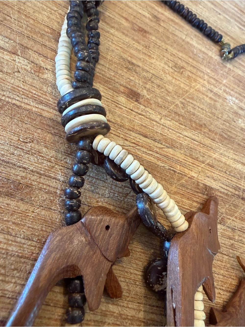 Vintage Hand Crafted Brown & Cream Elephant Wood Bead Necklace Twist Lock Close - Picture 3 of 7